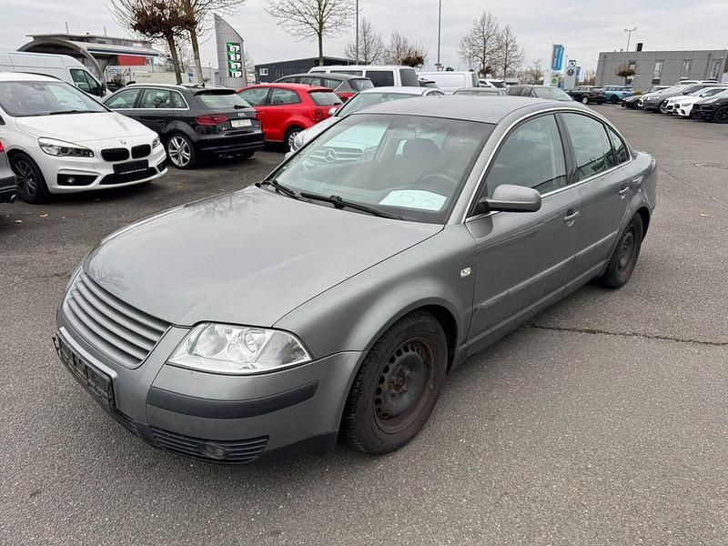 Gebraucht VW Passat Basis 131 PS (96 kW) 2003 Grau Limousine