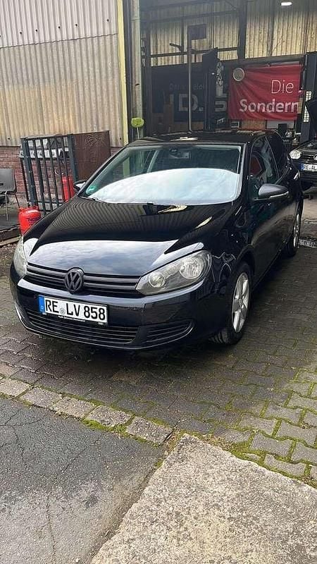 Schwarz Gebraucht 2010 VW Golf VI Comfortline Kleinwagen | 3.900 € (Guter Preis) - Bild 1/4