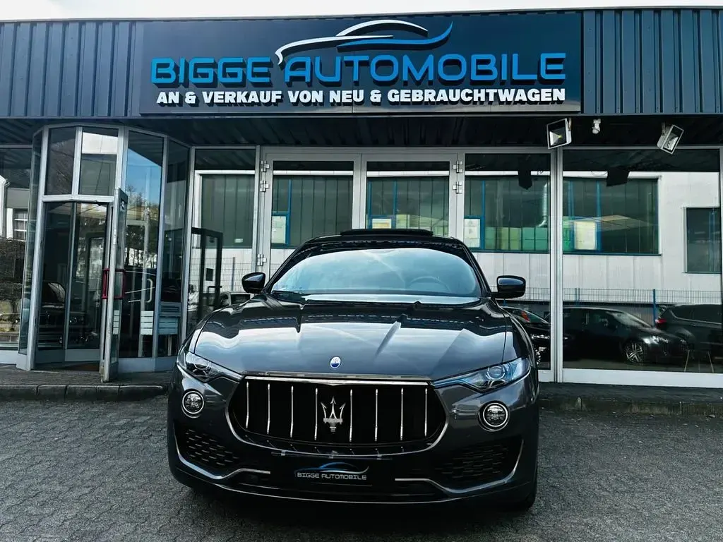 Usata Maserati Levante 275 CV (202 kW) 2020 Grigio SUV