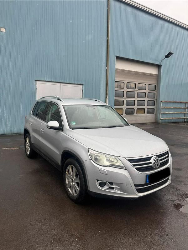 Gebraucht VW Tiguan 140 PS (102 kW) 2008 Silber SUV