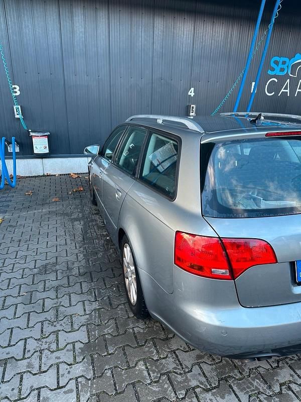 Gebraucht Audi A4 Basis 140 PS (102 kW) 2007 Blau Limousine