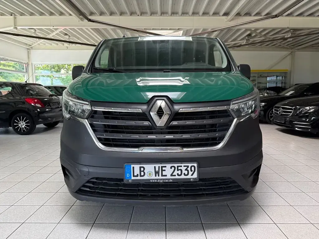 Gebraucht Renault Trafic Komfort 131 PS (96 kW) 2023 Grün Van / Kleinbus