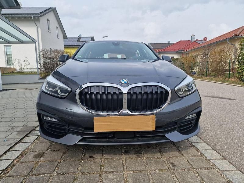 Gebraucht BMW 120 Advantage 190 PS (139 kW) 2020 Grau Kleinwagen