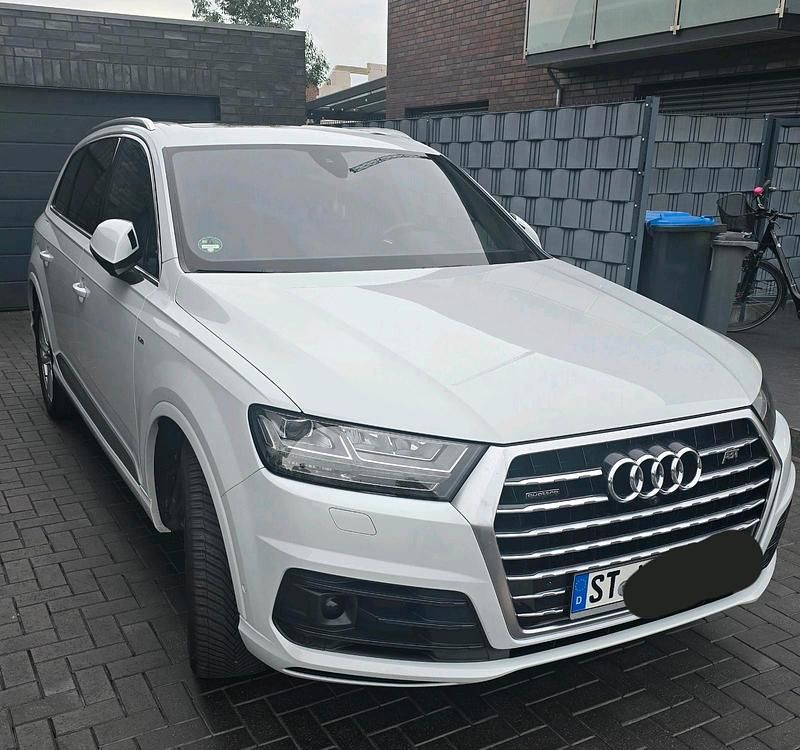 Weiß Gebraucht 2017 Audi Q7 SUV | 37.500 € (Teuer) - Bild 1/4
