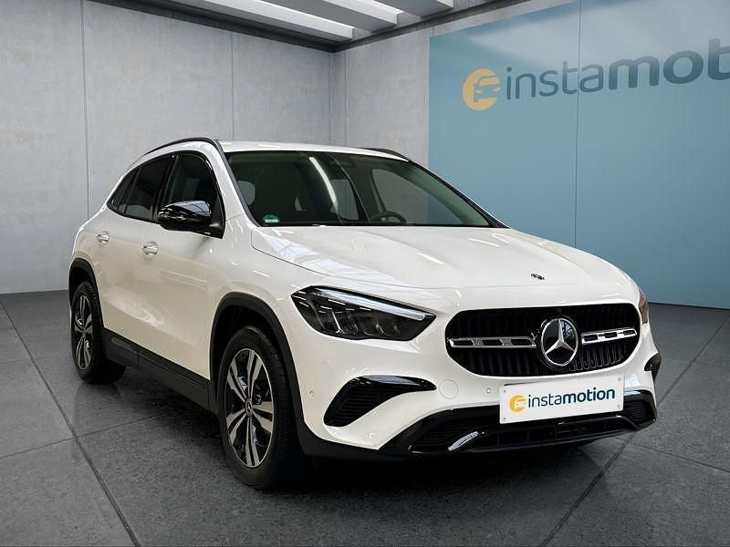 Usata Mercedes GLA200 150 CV (110 kW) 2024 Bianco SUV