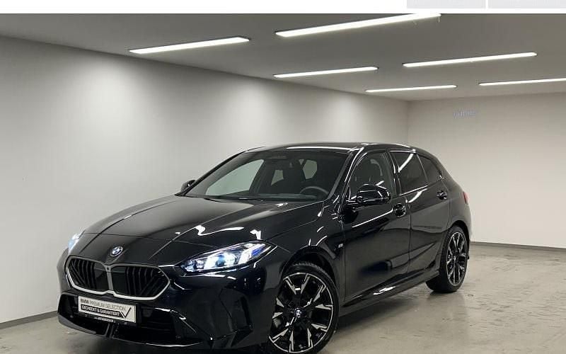 Schwarz Gebraucht 2024 BMW 118 M Sport Kleinwagen | 37.850 € (Teuer) - Bild 1/4