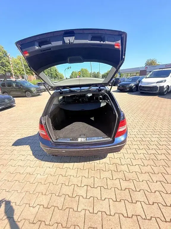 Gebraucht Mercedes C180 Avantgarde 120 PS (88 kW) 2012 Blau Limousine