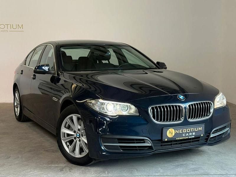 Second-hand BMW 520 184 CP (135 kW) 2015 Albastru Berlinǎ