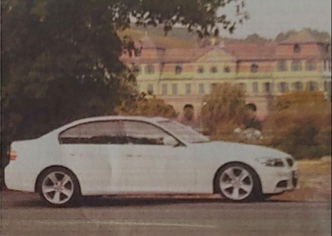 Weiß Gebraucht 2011 BMW 335 M Sport Limousine | 20.400 € (Fairer Preis) - Bild 1/4