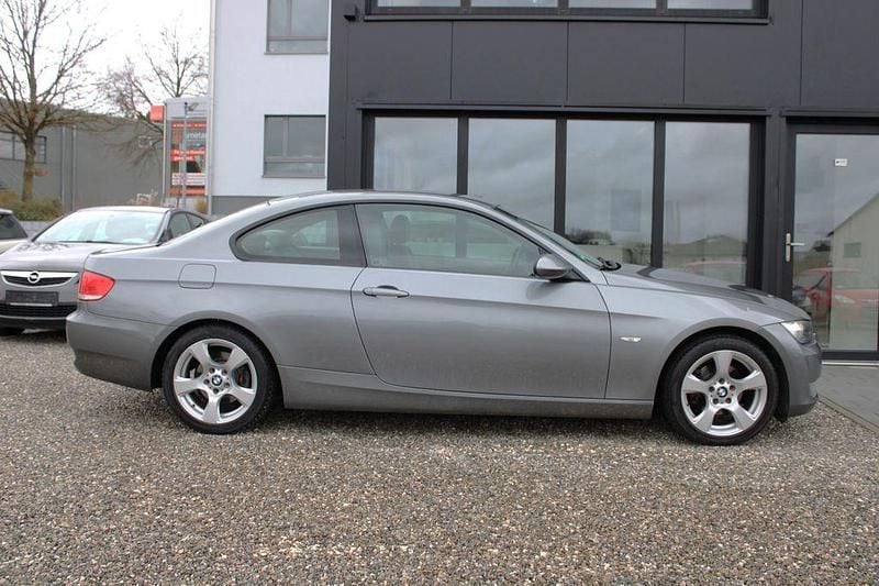 Second-hand BMW 320 170 CP (125 kW) 2007 Gri Coupe