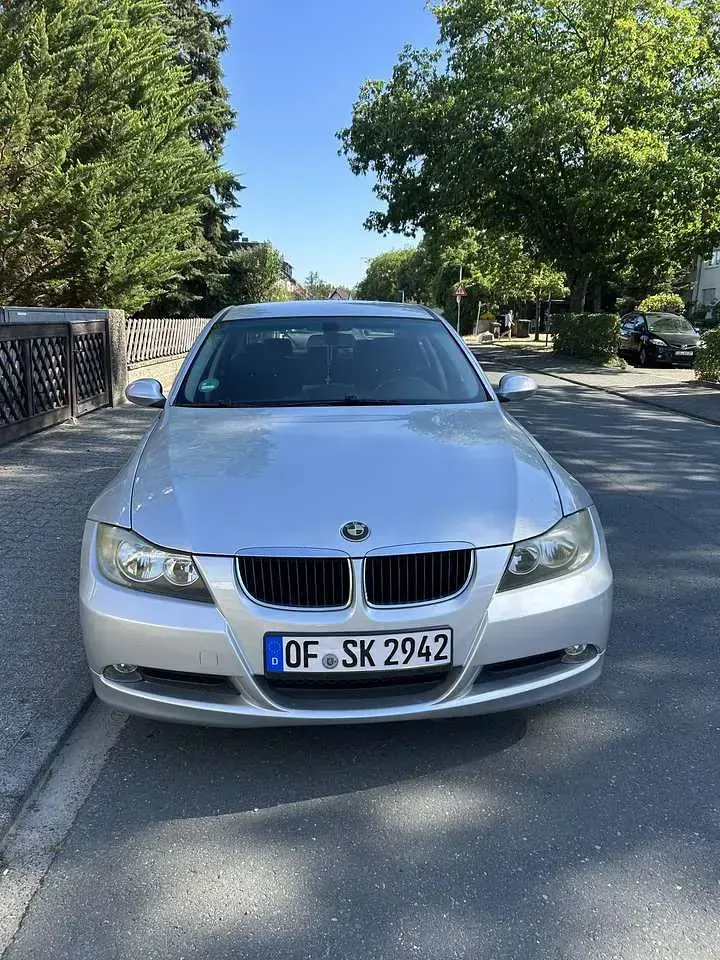 Gebraucht BMW 318 140 PS (102 kW) 2006 Limousine