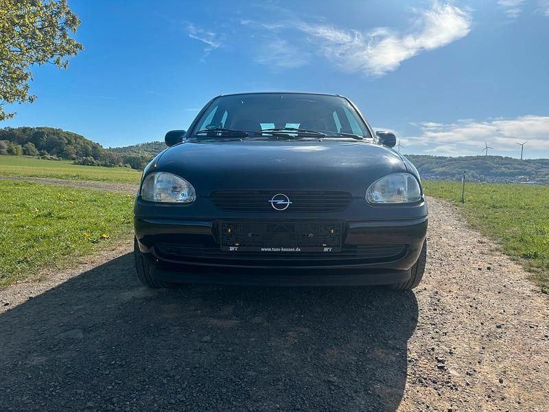 Gebraucht Opel Corsa 55 PS (40 kW) 1998 Schwarz Kleinwagen