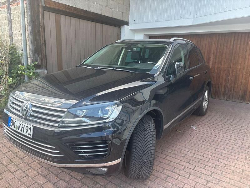 Schwarz Gebraucht 2016 VW Touareg Exclusive SUV | 22.300 € (Guter Preis) - Bild 1/4