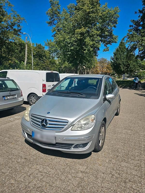Silber Gebraucht 2007 Mercedes B200 Van / Kleinbus | 1.499 € (Superpreis) - Bild 1/4