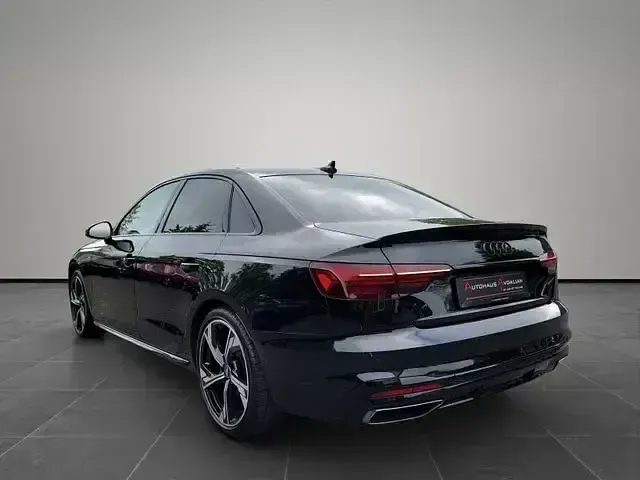 Używany Audi A4 Competition 204 KM (150 kW) 2023 Czarny Sedan/Limuzyna