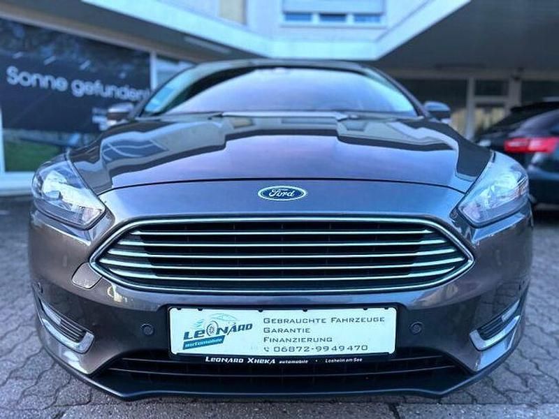 Gebraucht Ford Focus Titanium 105 PS (77 kW) 2017 Grau Limousine