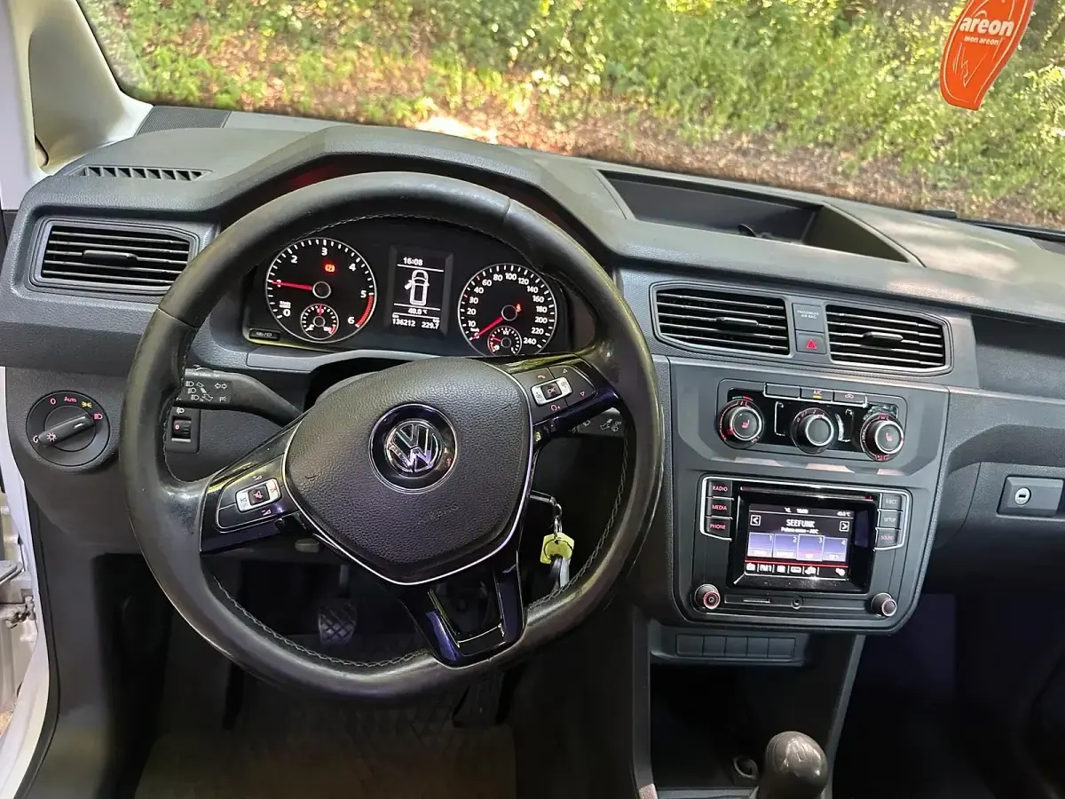Gebraucht VW Caddy 105 PS (77 kW) 2016 Weiß Van / Kleinbus