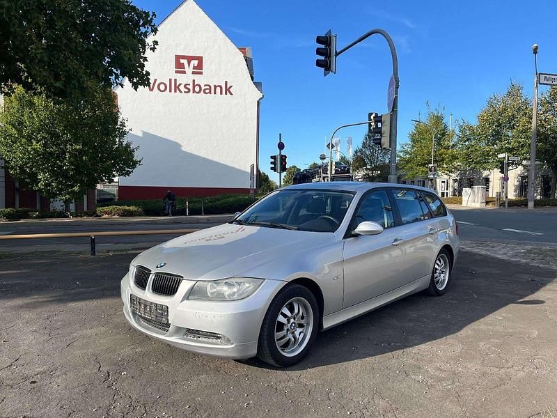 Grau Gebraucht 2006 BMW 320 Kombi | 3.990 € (Fairer Preis) - Bild 1/4
