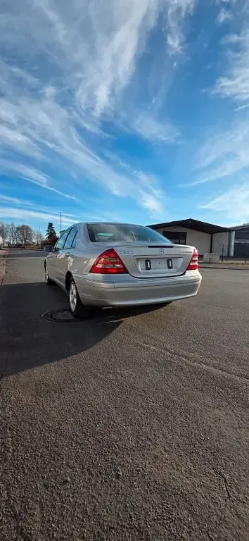 Gebraucht Mercedes C200 Elegance 163 PS (119 kW) 2000 Silber Limousine