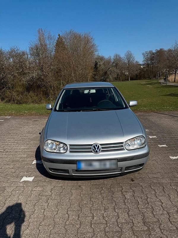 Gebraucht VW Golf IV 105 PS (77 kW) 2002 Silber Kleinwagen