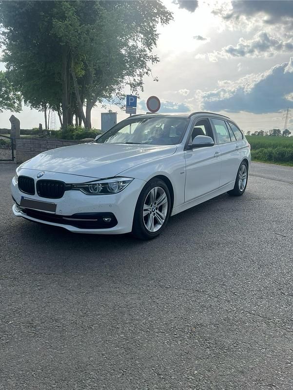 Weiß Gebraucht 2017 BMW 320 Kombi | 13.999 € (Superpreis) - Bild 1/4