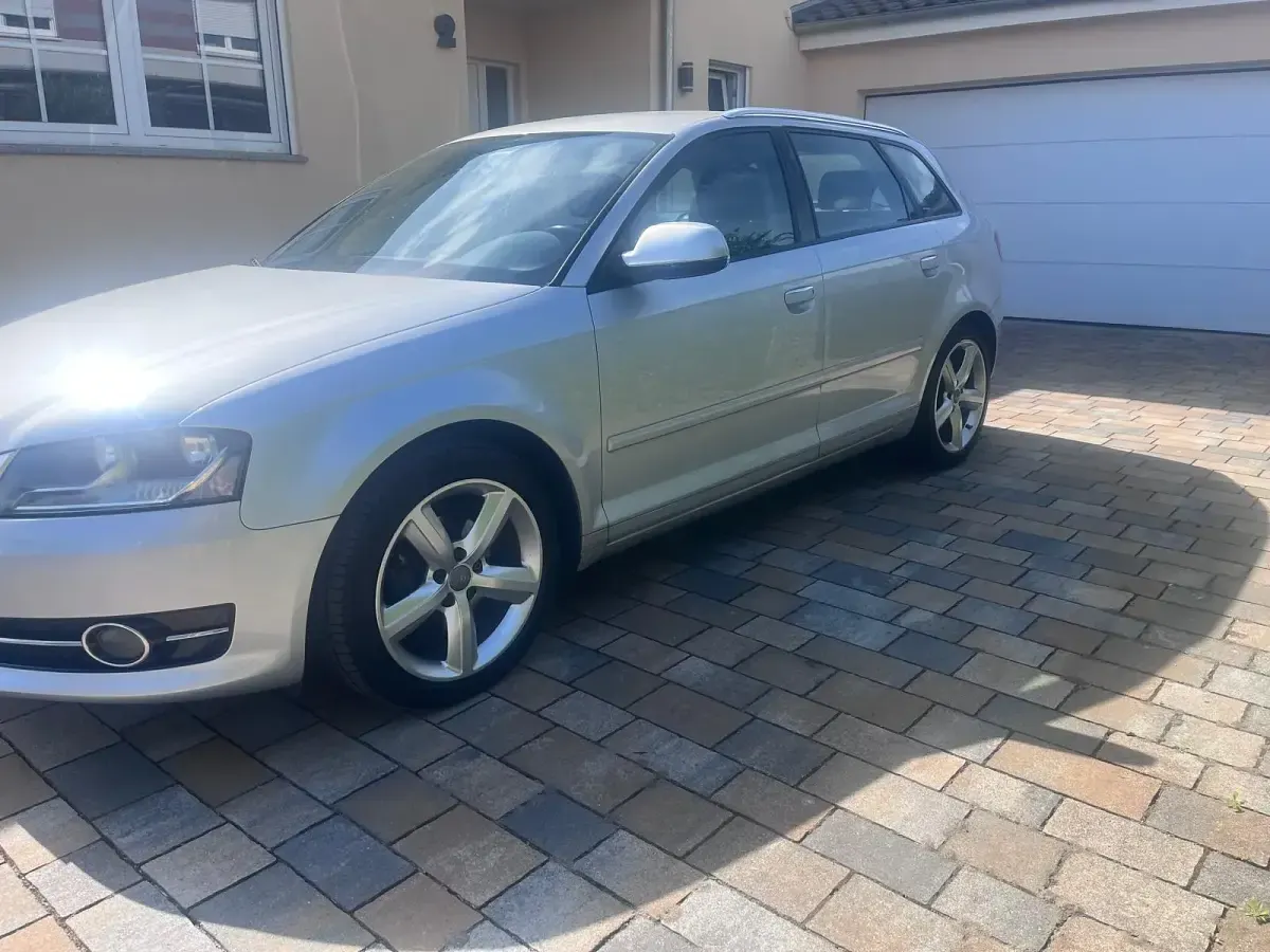 Używany Audi A3 102 KM (75 kW) 2012 Srebrny Hatchback
