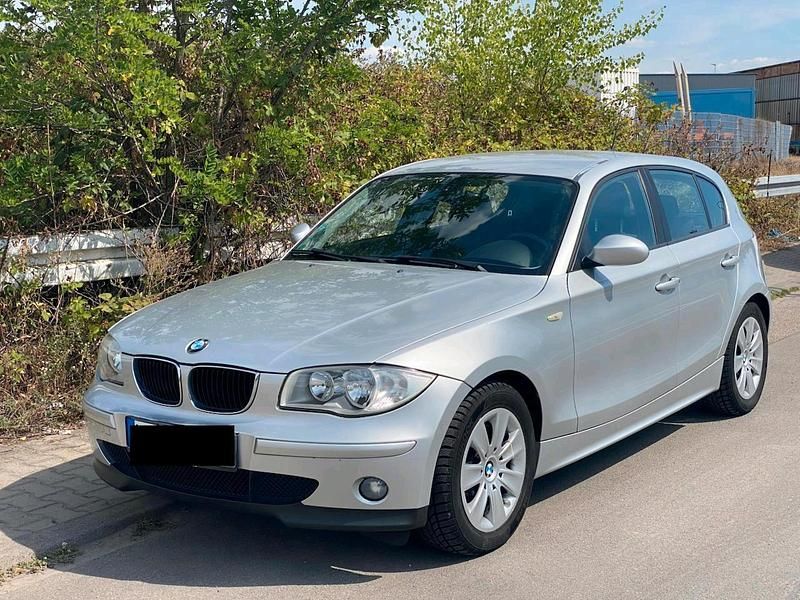 Silber Gebraucht 2005 BMW 116 Kleinwagen | 3.600 € (Fairer Preis) - Bild 1/4