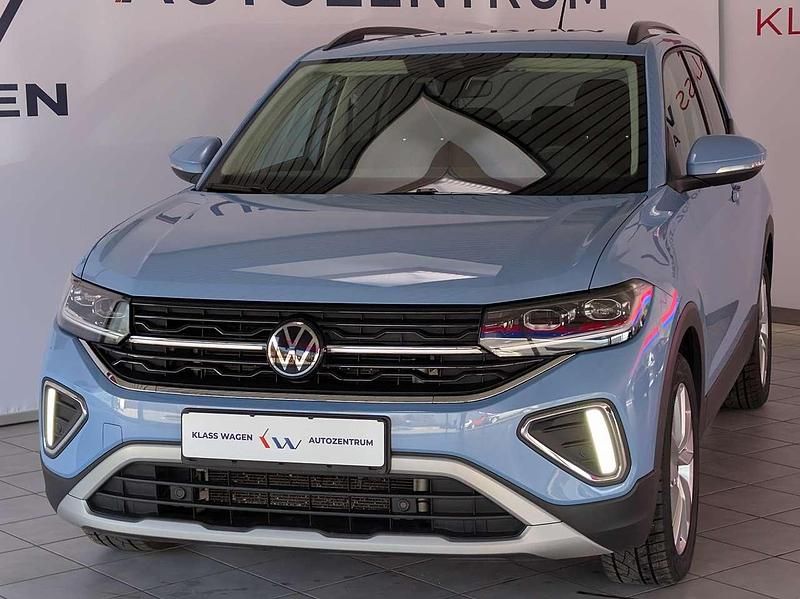 Gebraucht VW T-Cross Life 116 PS (85 kW) 2025 Clear blue metallic SUV
