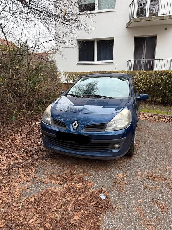 Blau Gebraucht 2004 Renault Clio II Kleinwagen | 1.100 € (Guter Preis) - Bild 1/4