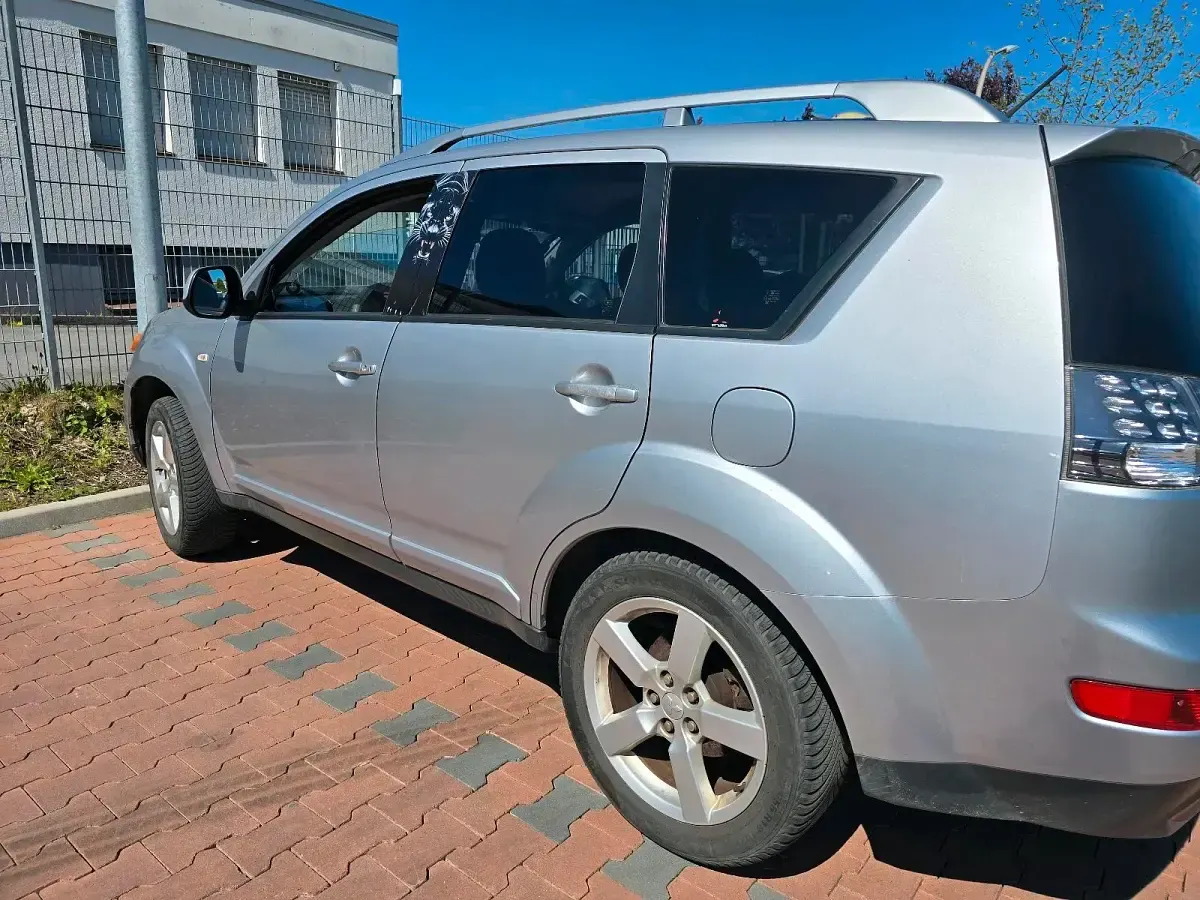 Gebraucht Mitsubishi Outlander 170 PS (125 kW) 2008 Grau SUV