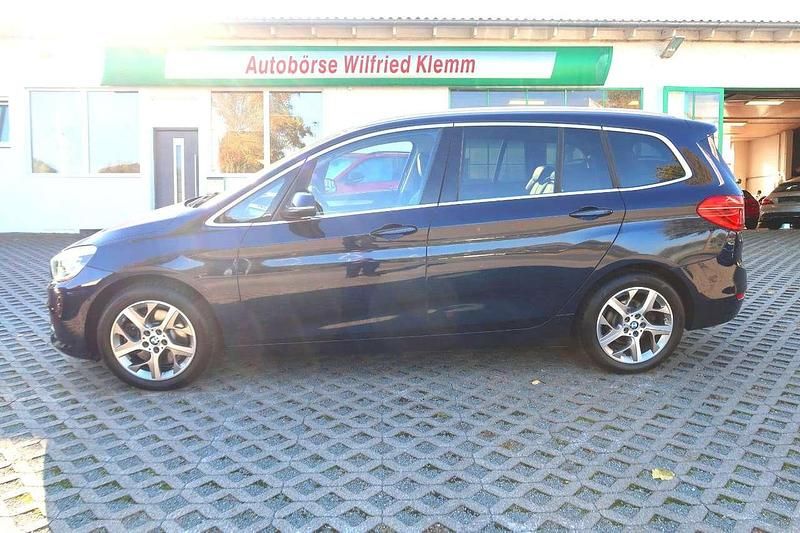 Imperialblaupearleffect Gebraucht 2016 BMW 220 Van / Kleinbus | 14.850 € (Fairer Preis) - Bild 1/4
