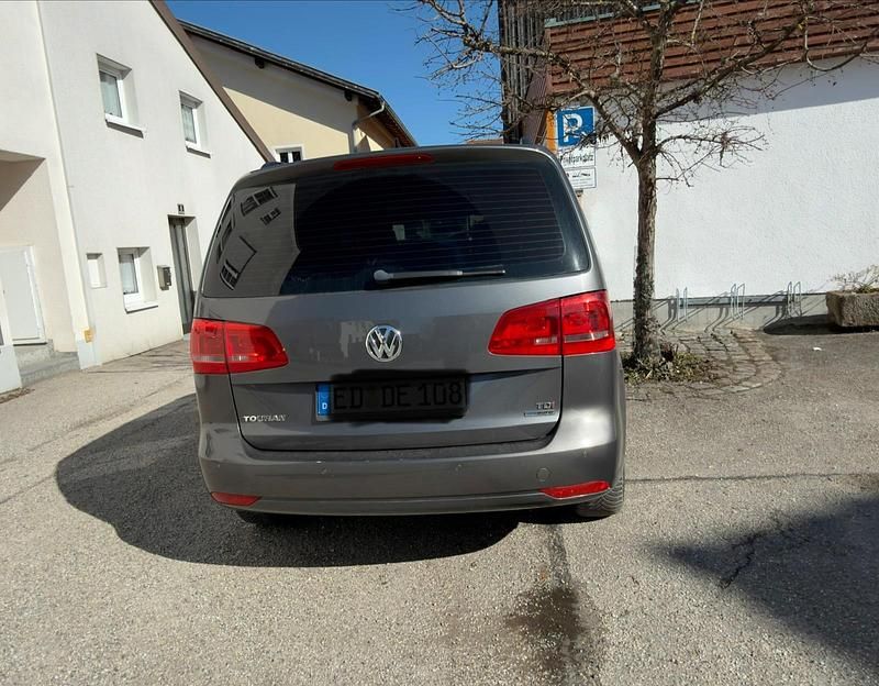 Gebraucht VW Touran 105 PS (77 kW) 2014 Grau Van / Kleinbus