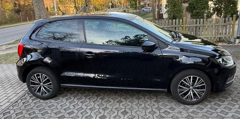 Second-hand VW Polo Allstar 90 CP (66 kW) 2016 Negru Hatchback