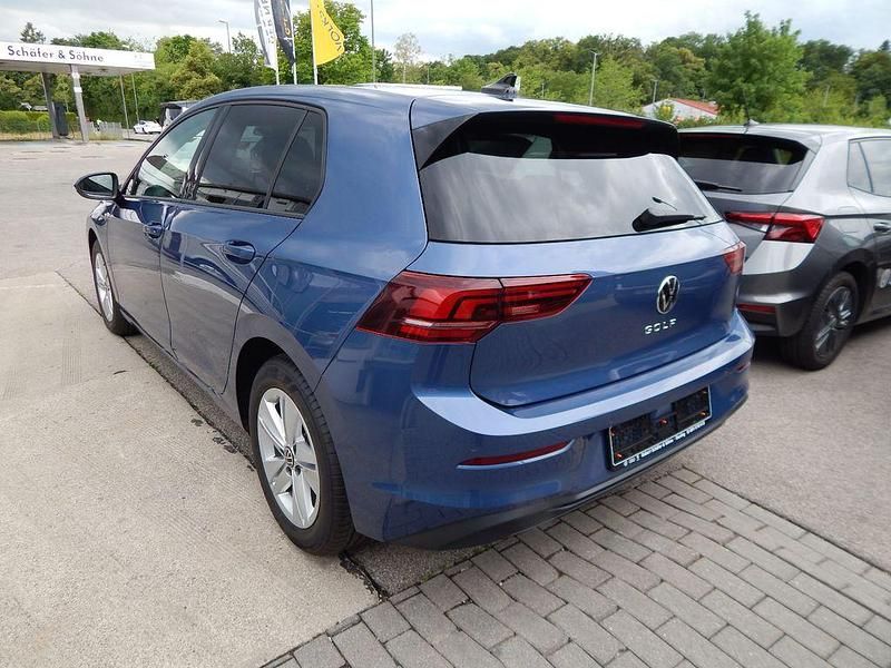 Gebraucht VW Golf VIII Life 116 PS (85 kW) 2024 Blau Limousine