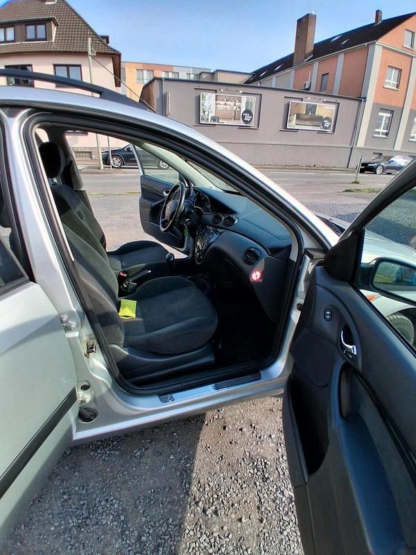 Gebraucht Ford Focus 100 PS (73 kW) 2001 Kombi