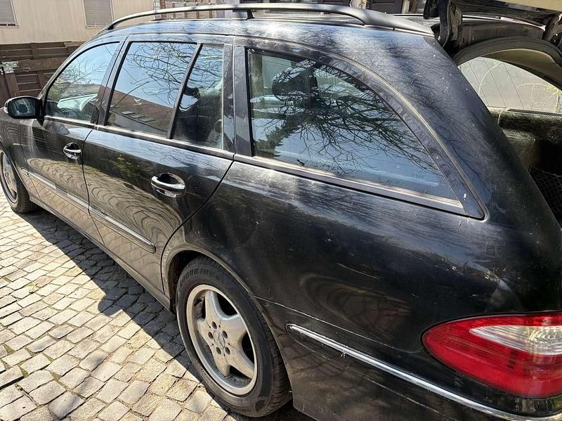 Gebraucht Mercedes E320 Avantgarde 224 PS (164 kW) 2004 Schwarz Kombi
