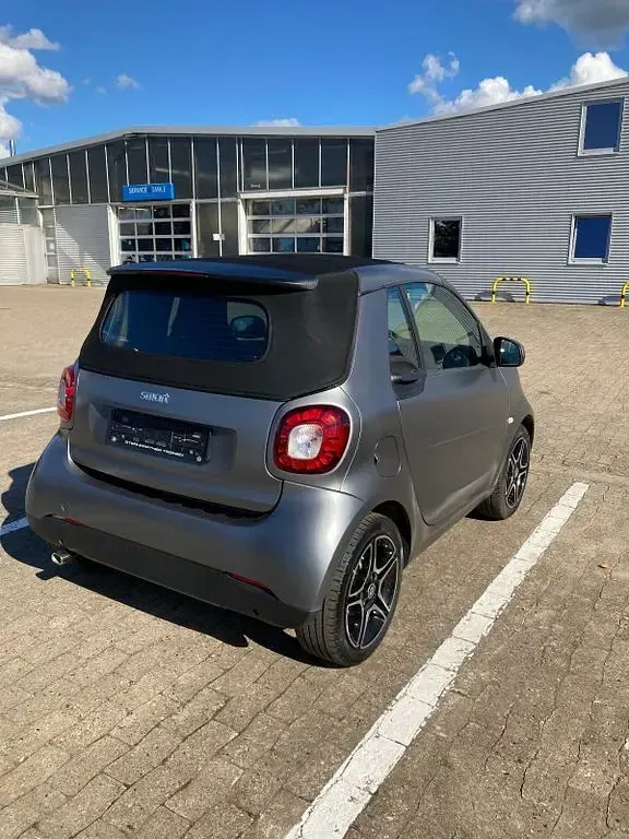 Używany Smart ForTwo Cabrio 90 KM (66 kW) 2019 Szary Kabriolet