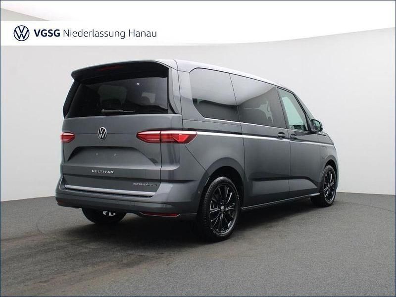 Gebraucht VW Multivan Style 177 PS (130 kW) 2025 Grau Van