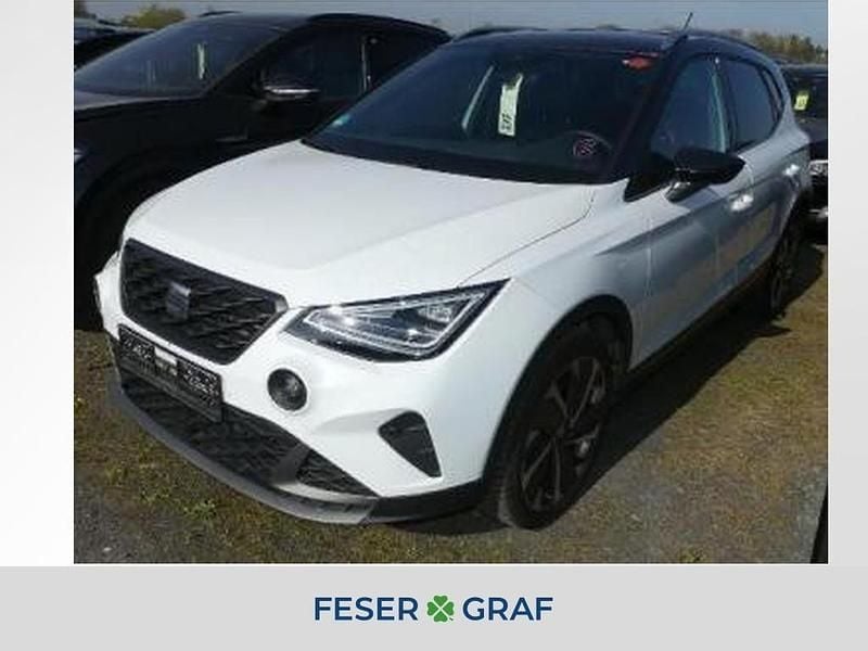 Nevada weiss Gebraucht 2024 Seat Arona FR SUV | 23.450 € (Teuer) - Bild 1/4