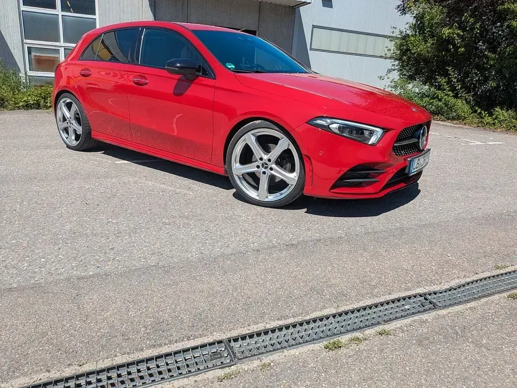 Gebraucht Mercedes A200 AMG 163 PS (119 kW) 2019 Rot Kleinwagen