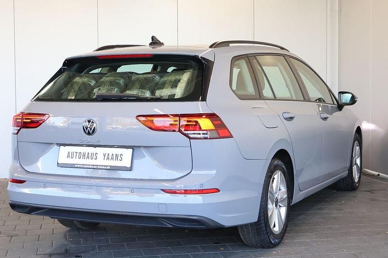 Second-hand VW Golf VIII Life 116 CP (85 kW) 2021 Gri Berlinǎ