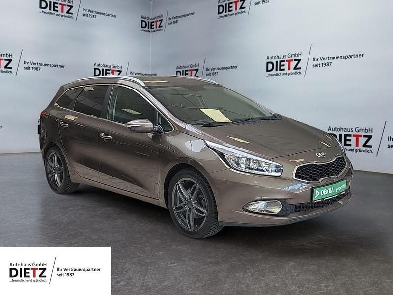 Gebraucht Kia Ceed Sportswagon Vision 99 PS (72 kW) 2013 Sandbeige Kombi