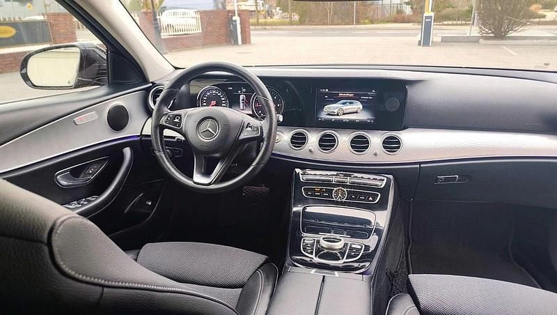 Gebraucht Mercedes E220 194 PS (142 kW) 2017 Schwarz Kombi