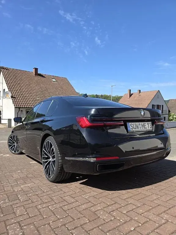 Gebraucht BMW 740 Sport Line 340 PS (250 kW) 2021 Schwarz Limousine