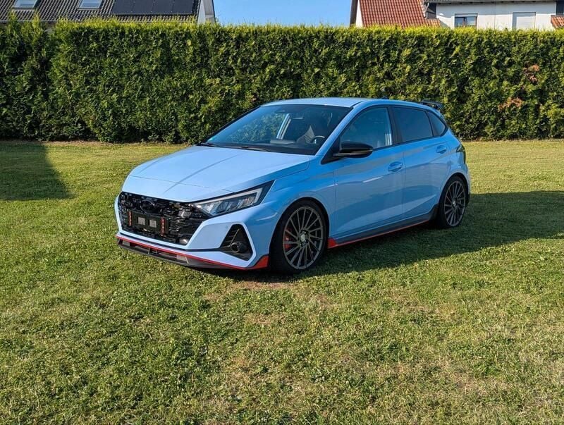 Blau Gebraucht 2021 Hyundai i20 Kleinwagen | 25.900 € (Etwas zu teuer) - Bild 1/4