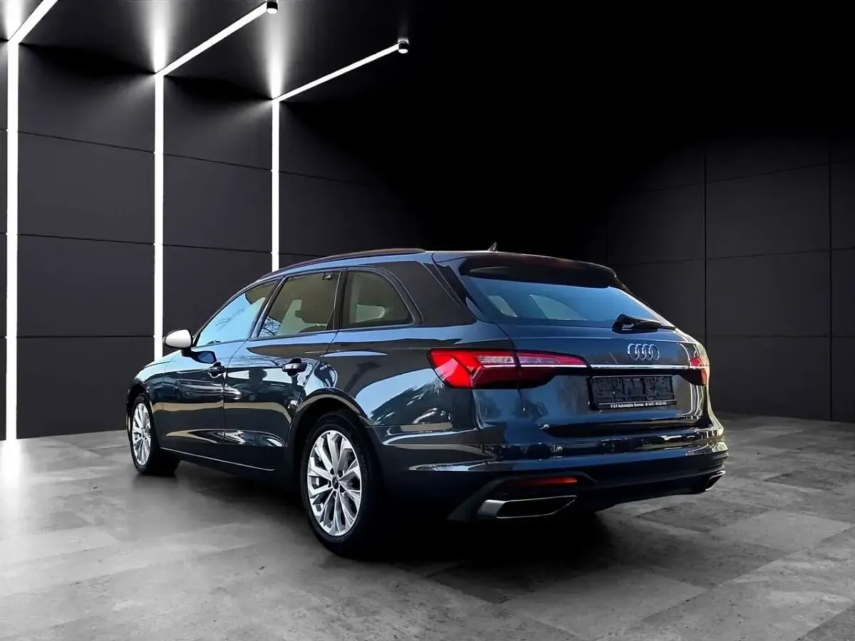 Używany Audi A4 204 KM (150 kW) 2024 Szary Kombi