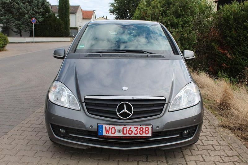 Gebraucht Mercedes A160 82 PS (60 kW) 2010 Grau Limousine
