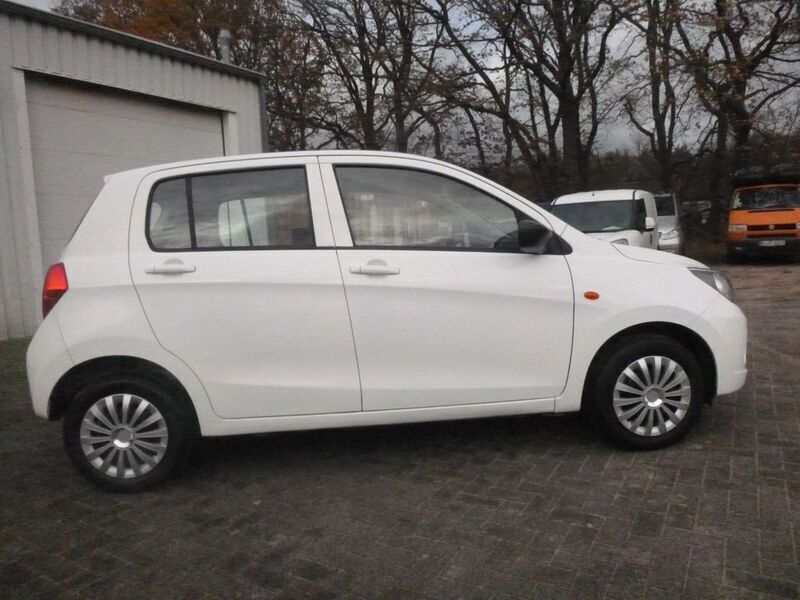 Gebraucht Suzuki Celerio Club 68 PS (50 kW) 2017 Weiß Kleinwagen