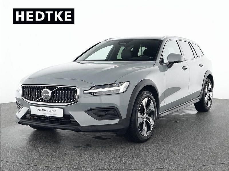 Grau Gebraucht 2024 Volvo V60 CC Plus Kombi | 40.990 € (Fairer Preis) - Bild 1/4