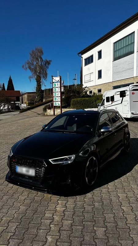 Gebraucht Audi RS3 Ambiente 400 PS (294 kW) 2018 Schwarz Limousine
